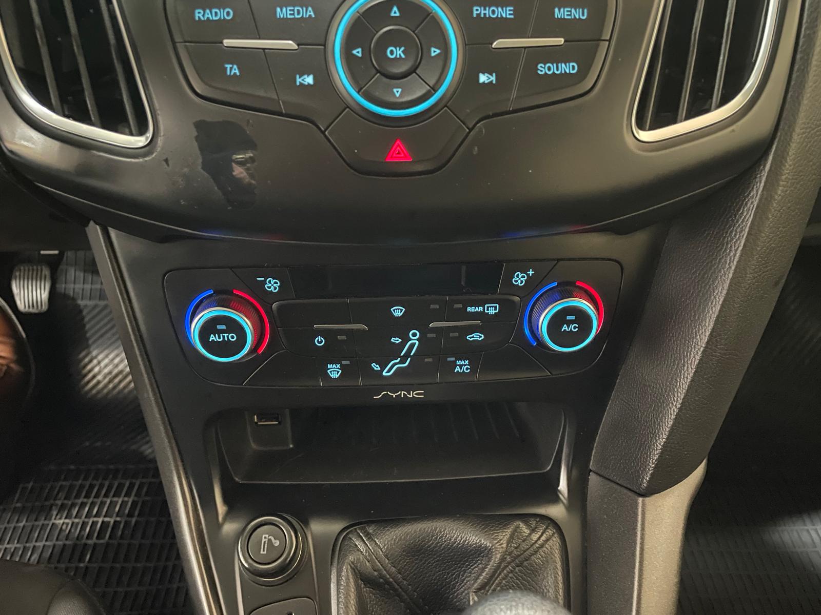 FORD FOCUS