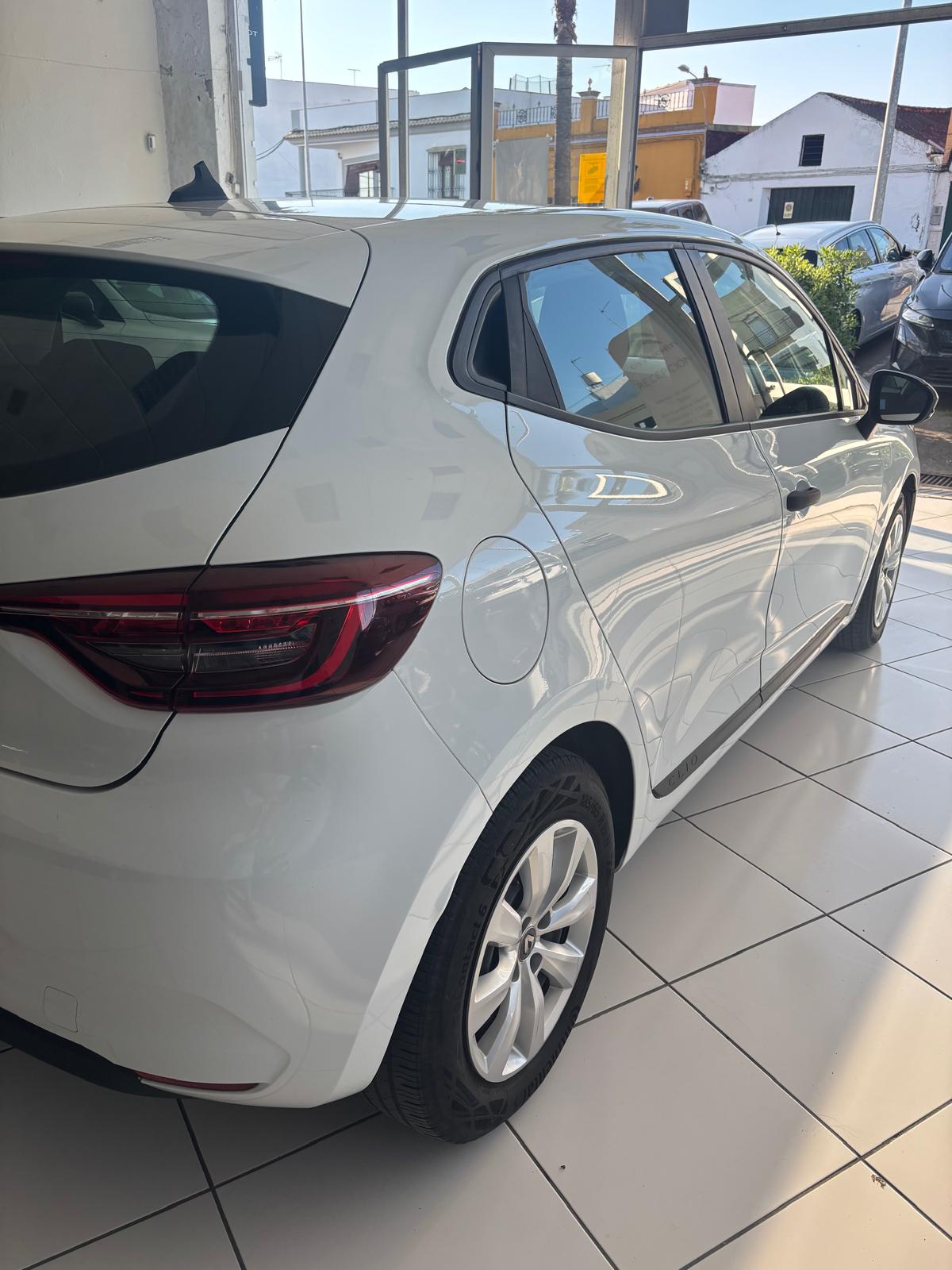 RENAULT CLIO
