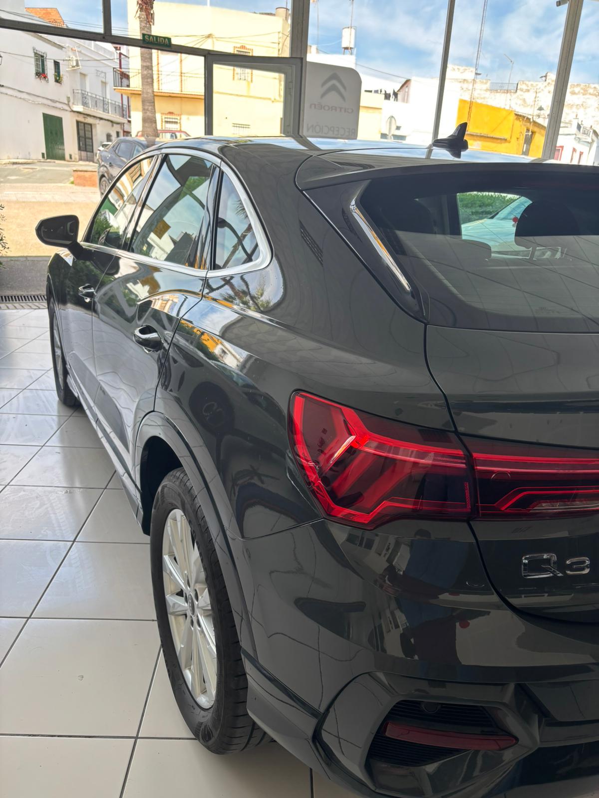 AUDI Q3