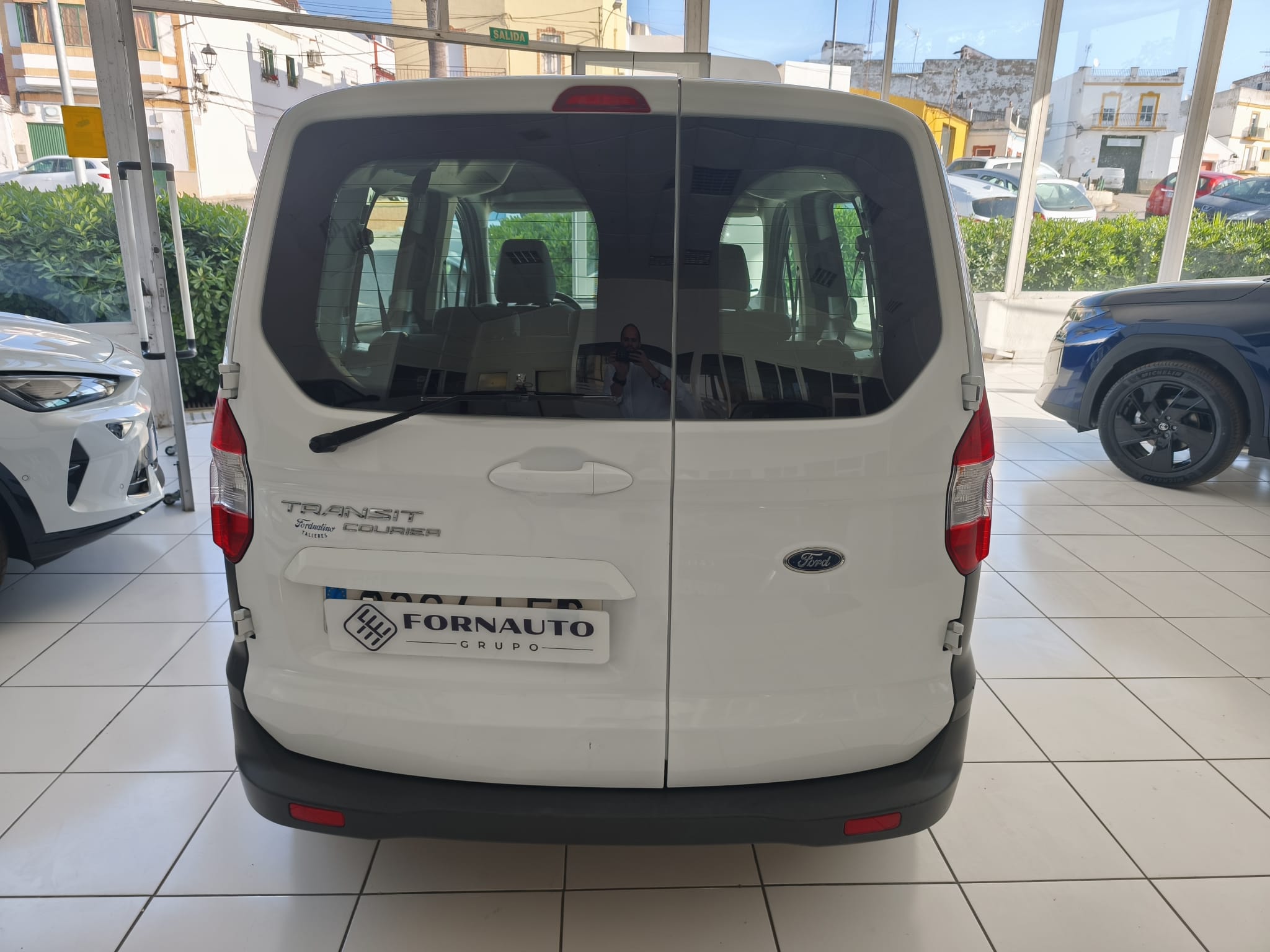 FORD TRANSIT COURRIER