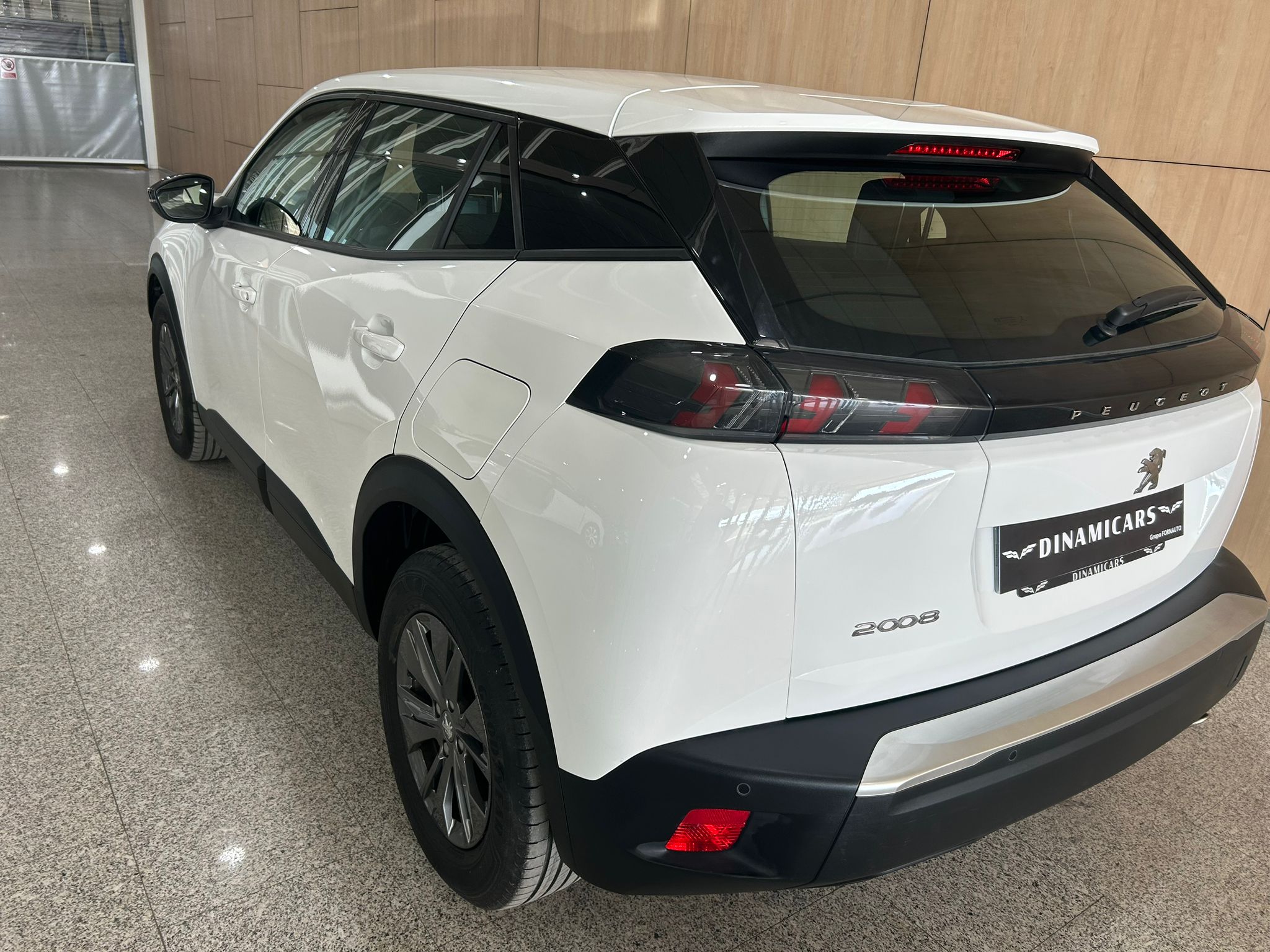 PEUGEOT 2008