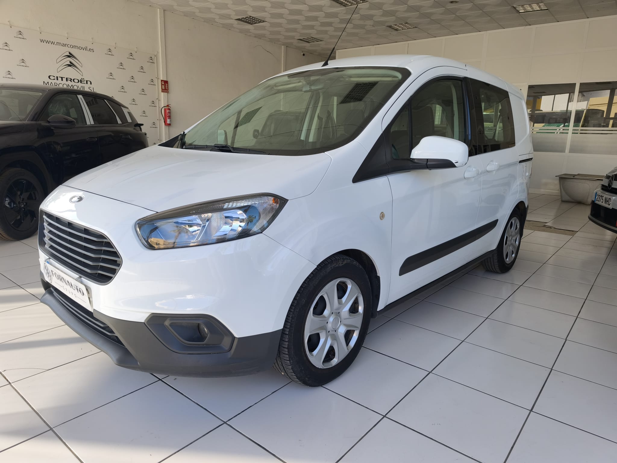 FORD TRANSIT COURRIER