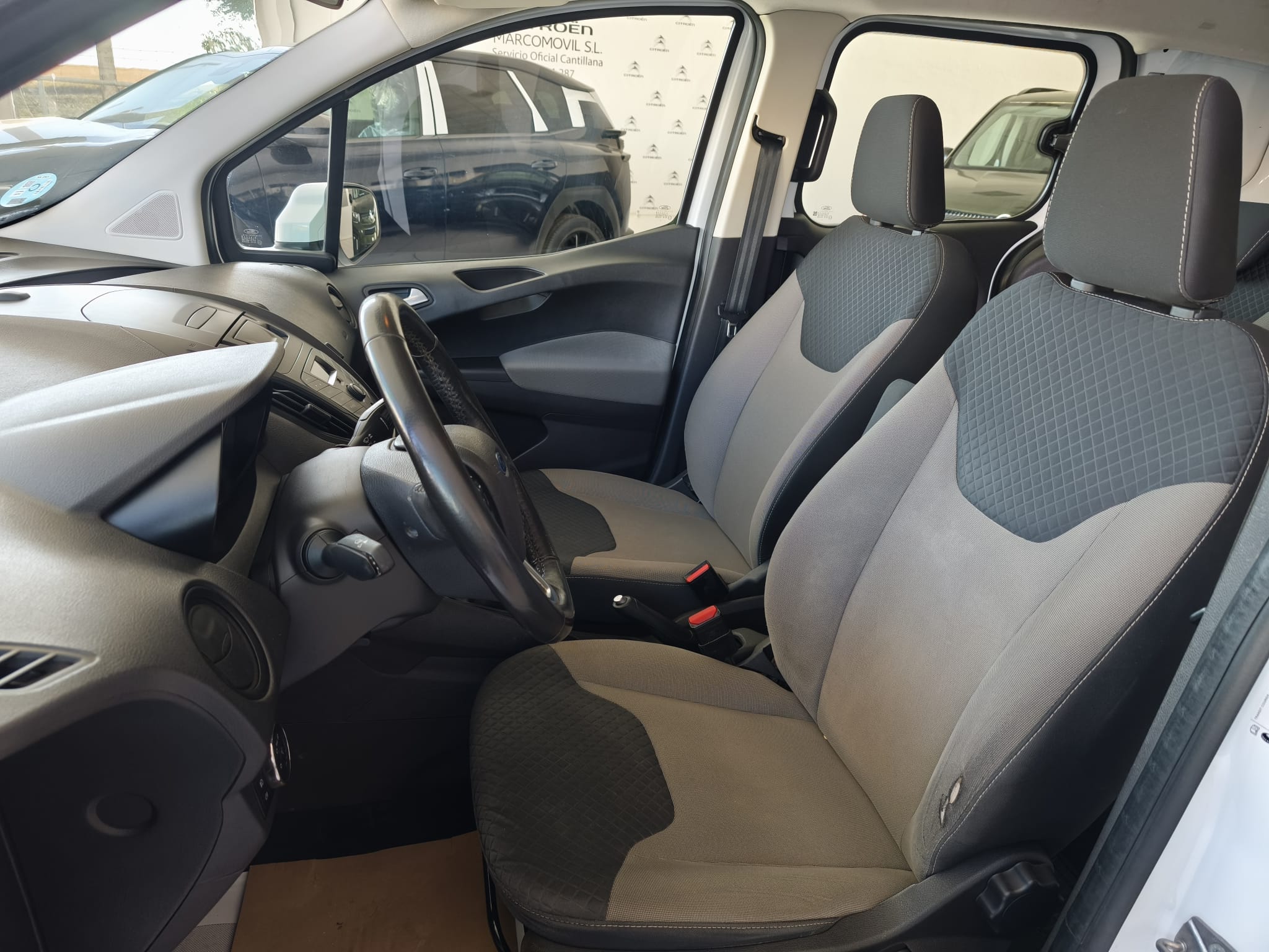 FORD TRANSIT COURRIER