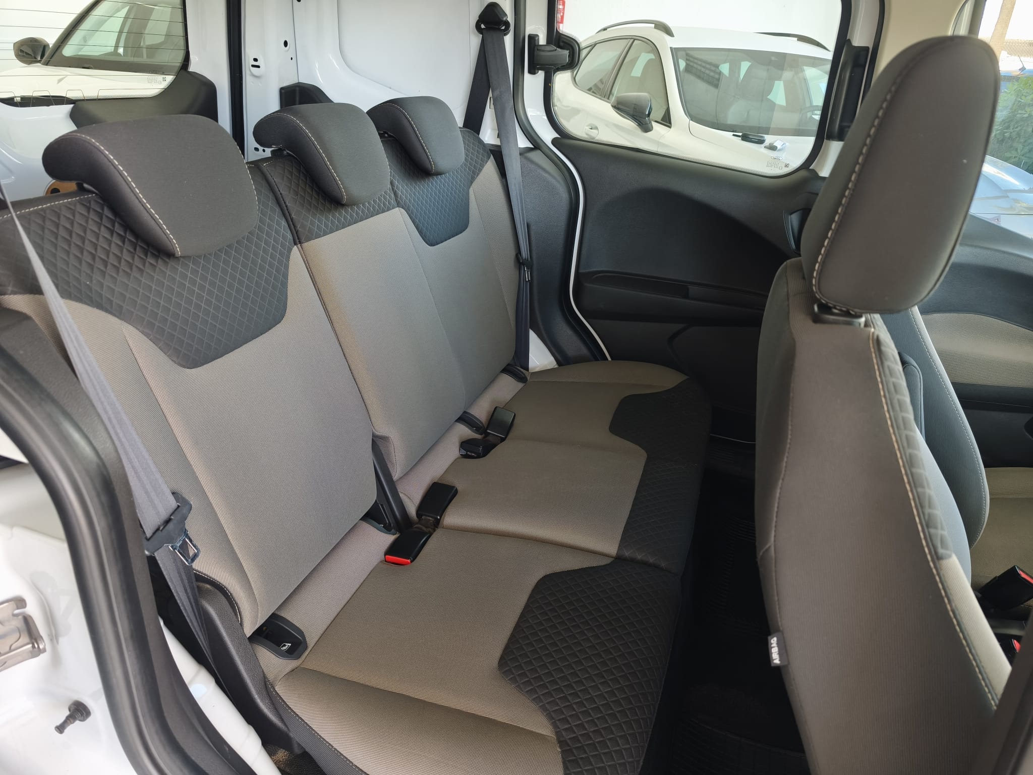 FORD TRANSIT COURRIER