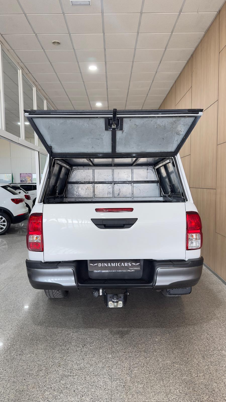 TOTYOTA HILUX
