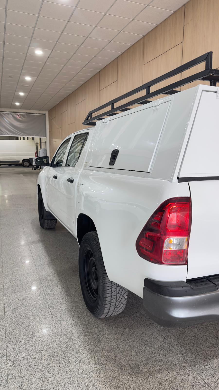 TOTYOTA HILUX