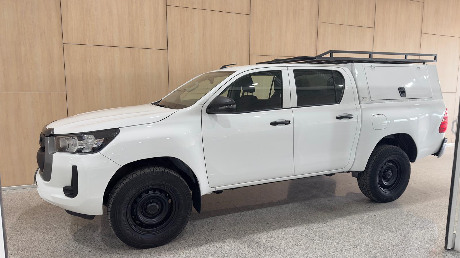 TOTYOTA HILUX